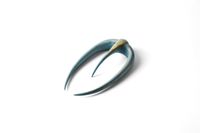 Menschenhaken I, brooch, 2021, aquamarine, wood (a)